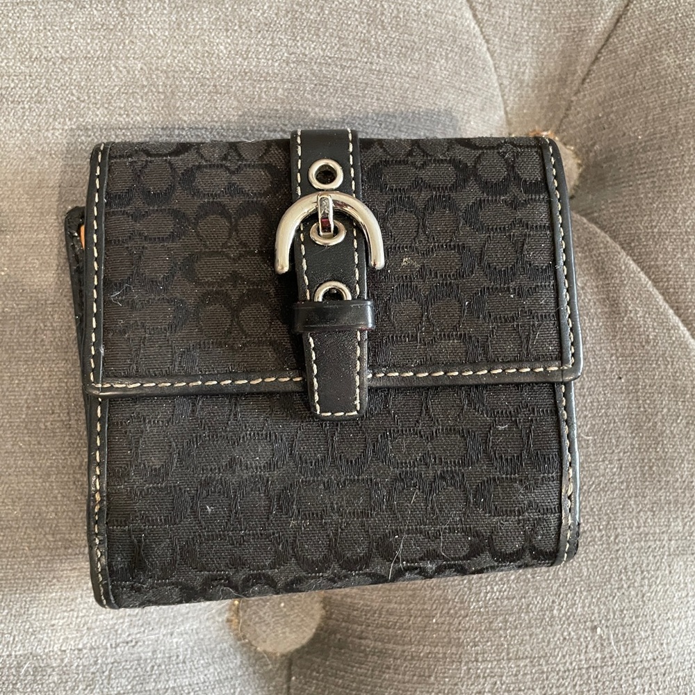 Small Coach Buckle Wallet with Black Signature Cs on Grey Canvas - Vintage